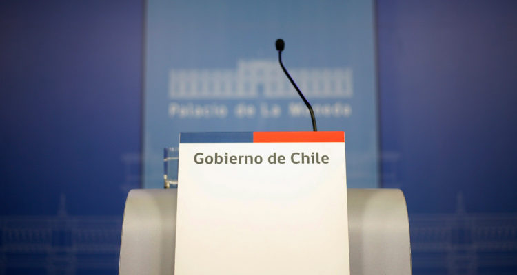 Activan protocolo en La Moneda por caso positivo de COVID-19 entre la prensa acreditada