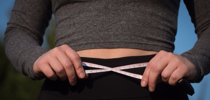 Los cuatro sencillos ejercicios que te ayudarán a combatir la flacidez abdominal