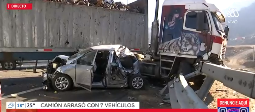 Impactantes imágenes de colisión múltiple en carretera 5 Sur: camión arrasó con 7 vehículos