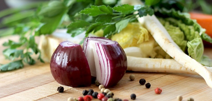 cómo trozar cebolla en cuadrados