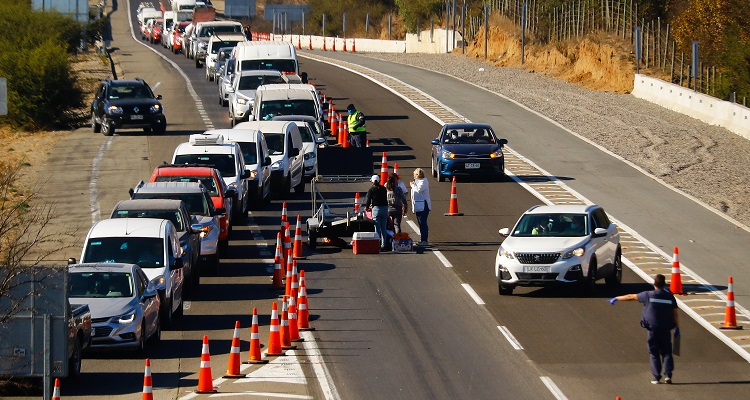 Habrá cordones sanitarios en Gran Santiago, Gran Concepción y Temuco por feriado del 21 de mayo