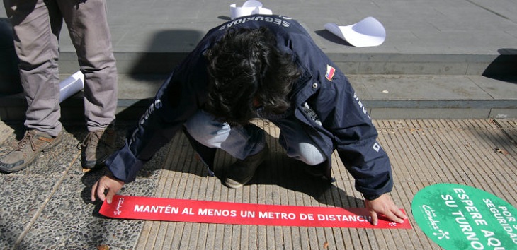 La economía chilena sufre uno de sus mayores desplomes tras llegada del COVID-19