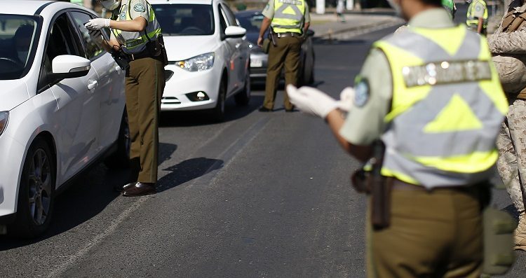 Más de 20 alcaldes piden cuarentena total para la región Metropolitana tras sostenida alza de casos