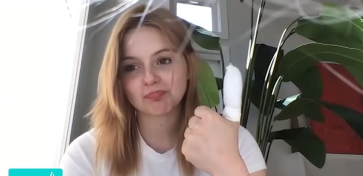 ariel winter dedo cortado