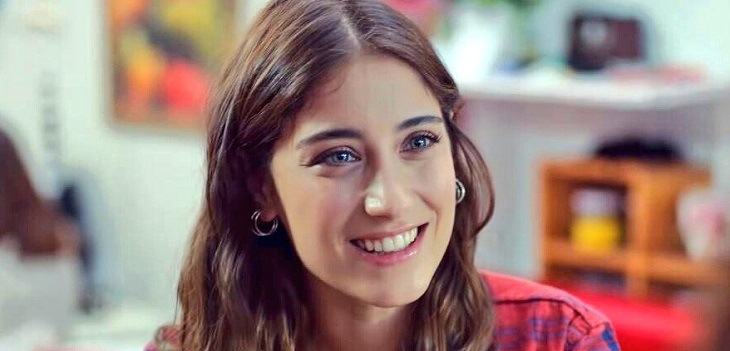 Hazal Kaya, protagonista de “Amor de Familia”, mostró por primera vez a su hijo en redes sociales