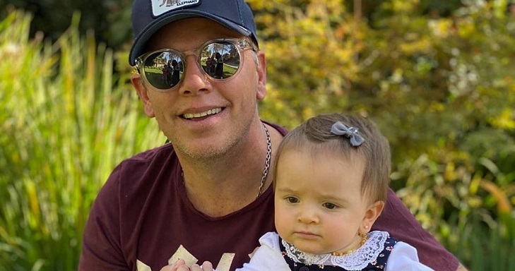 Hija de José Miguel Viñuela ya cumplió un año: animador compartió serie de registros en redes