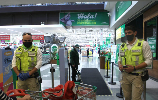 Detienen a hombre con coronavirus tras ser sorprendido robando en supermercado del Gran Concepción