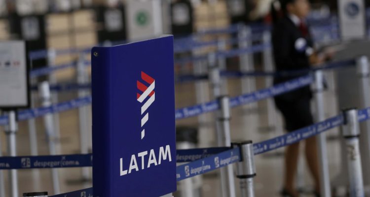 Latam se acoge a ley de quiebras en Estados Unidos: medida no afectaría a pasajeros