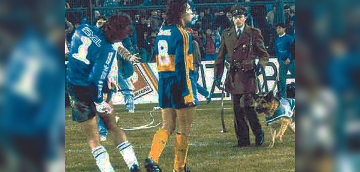 El día que perro Ron mordió glúteo del Mono Montoya en medio de batalla campal en Estadio Monumental