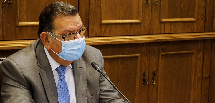 Senador Quinteros afirma que se le permitió viajar con COVID-19 y que nunca quiso transgredir normas
