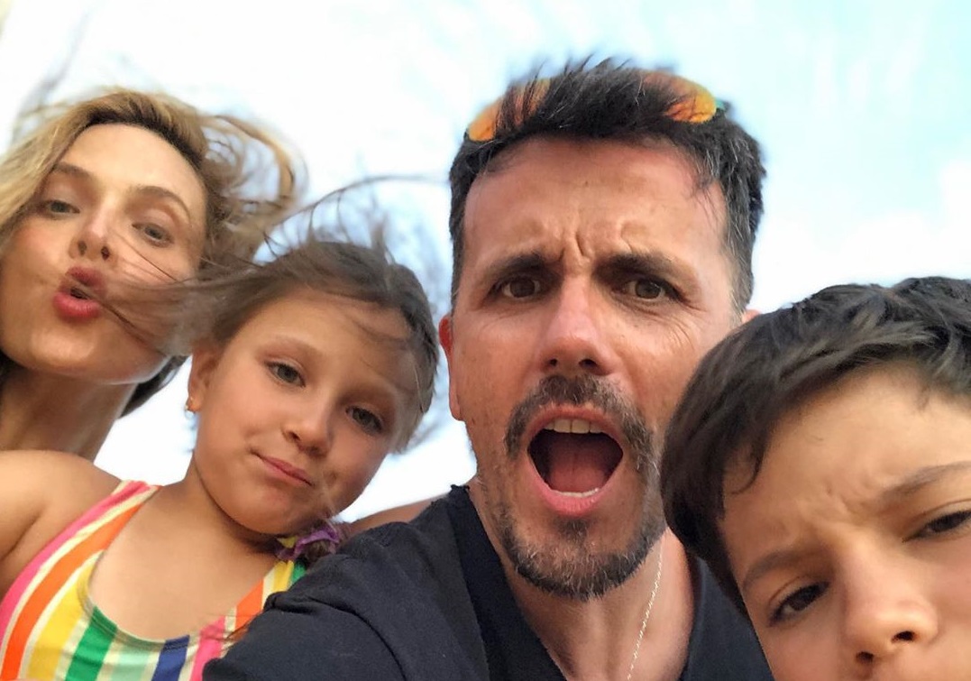 Hija de Sergio Lagos y Nicole se luce con sus videos en Tik Tok: también los sumó a ellos