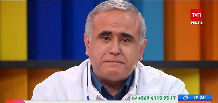 Doctor Ugarte emocionó con saludo a médico que sobrevivió a seis pandemias: no aguantó las lágrimas