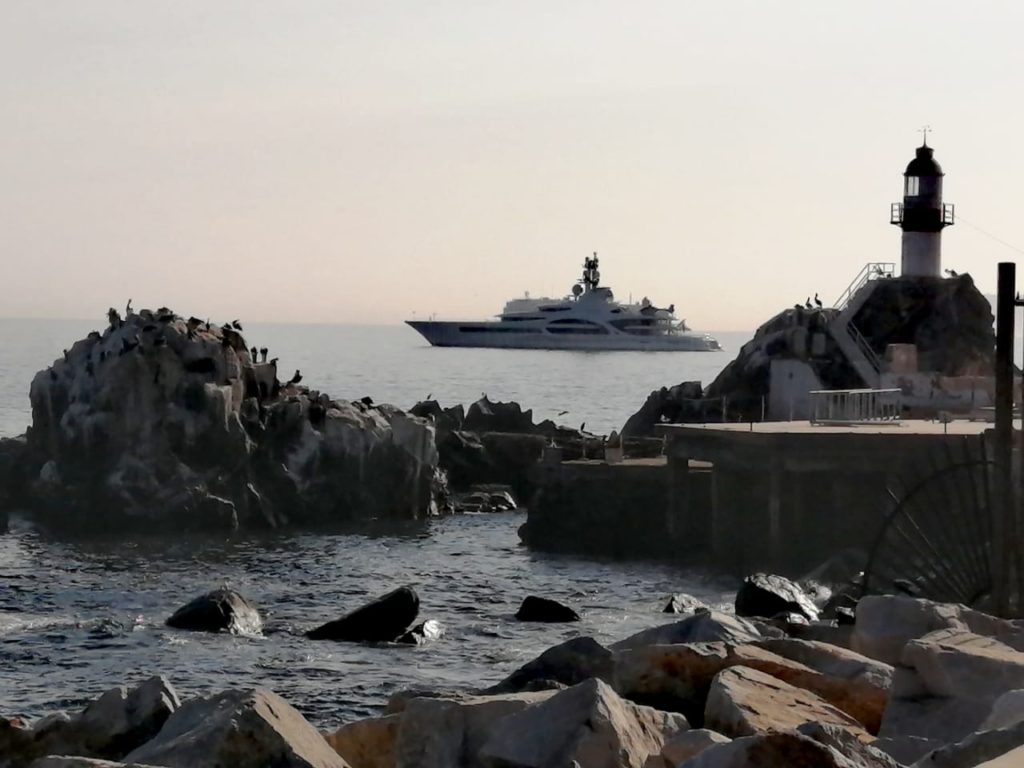 yate de magnate en Valparaíso