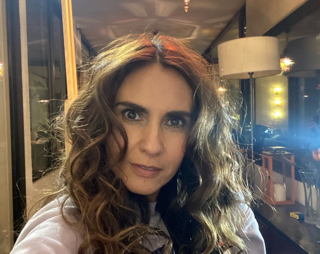 Yazmín Vásquez contó graciosa anécdota tras mostrar (feos) zapatos de su esposo en Milf: Él se enojó