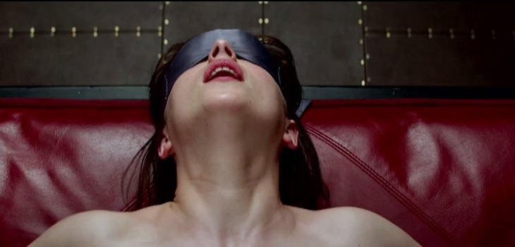 Mujer quiso recrear escena de '50 Sombras de Grey' y casi muere: pidió auxilio con bocina del auto