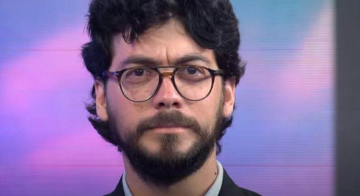 Joven busca parecerse a "El profesor"