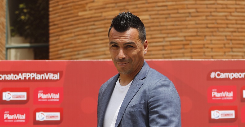 Paredes reacciona ante corrección de su récord: “Para mí está listo y fue en cancha”