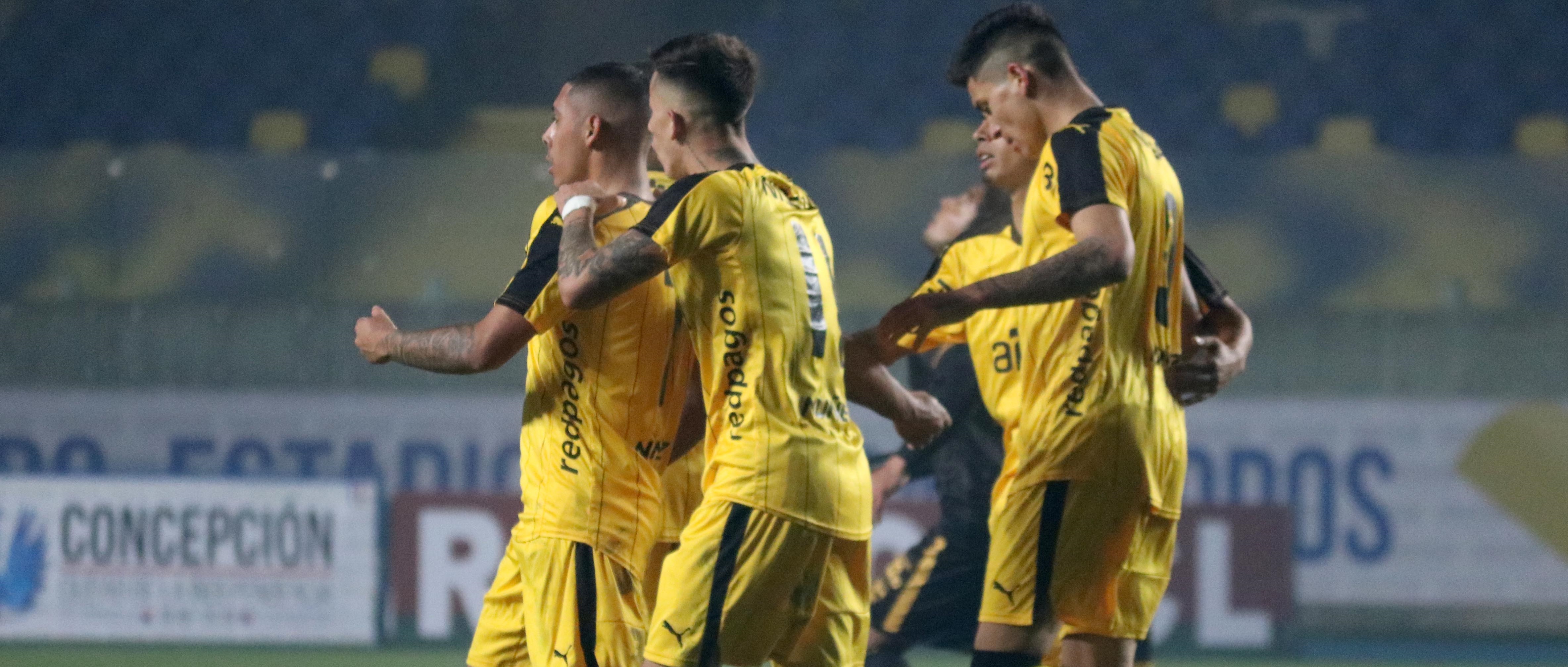 Club Fernández Vial informó que siete futbolistas están contagiados de COVID-19