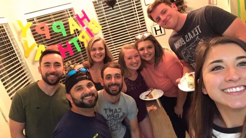 Fiesta sorpresa provocó cadena de contagios de COVID-19: 18 familiares afectados, uno está grave