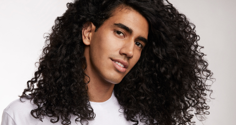 Pantene llama a romper los estereotipos de belleza y los hombres no son la excepción