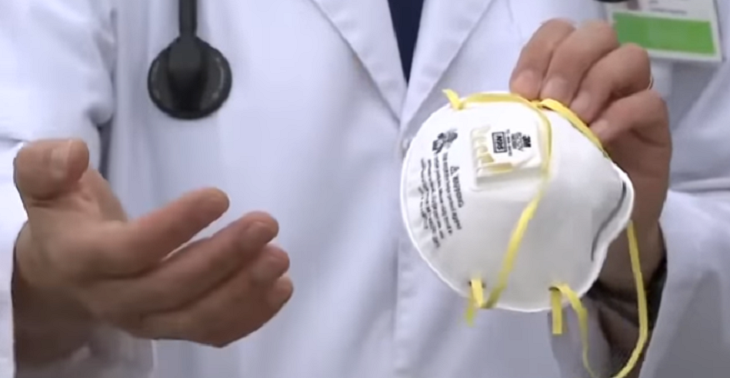 ¿Por qué no deberías utilizar mascarillas con válvulas de espiración para prevenir el COVID-19?