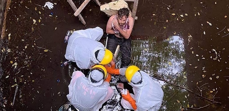 Hombre fue rescatado tras pasar 6 días en el fondo de un pozo en Bali: intentaba escapar de un perro