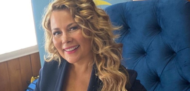 Cathy Barriga lució llamativo atuendo en medio de la pandemia y recordó a personaje de popular cinta