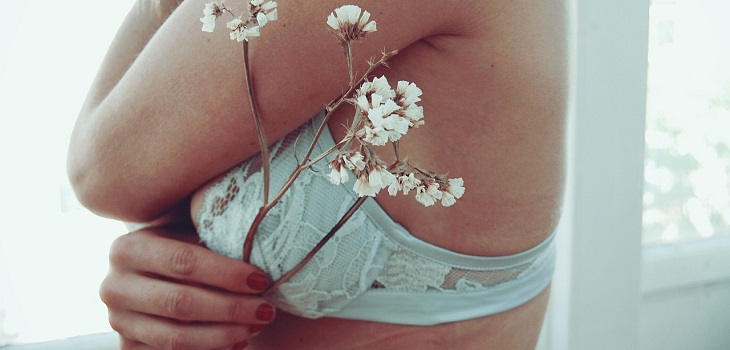 Sin sostenes durante los días de cuarentena: ¿es bueno o malo no utilizarlos?