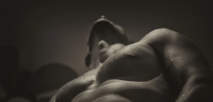 Hombres contratados para fantasía sexual terminaron en juicio tras equivocarse de casa