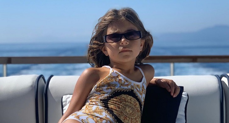 La extensa y lujosa colección de trajes de baño de la hija mayor de Kourtney Kardashian