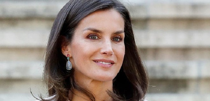 El sencillo peinado que se ha convertido en el truco de la reina Letizia para verse rejuvenecida