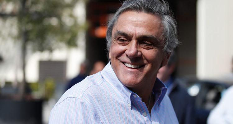 La renovada vida de Longueira en Villarrica: tiene emprendimiento y sacará licencia para camiones