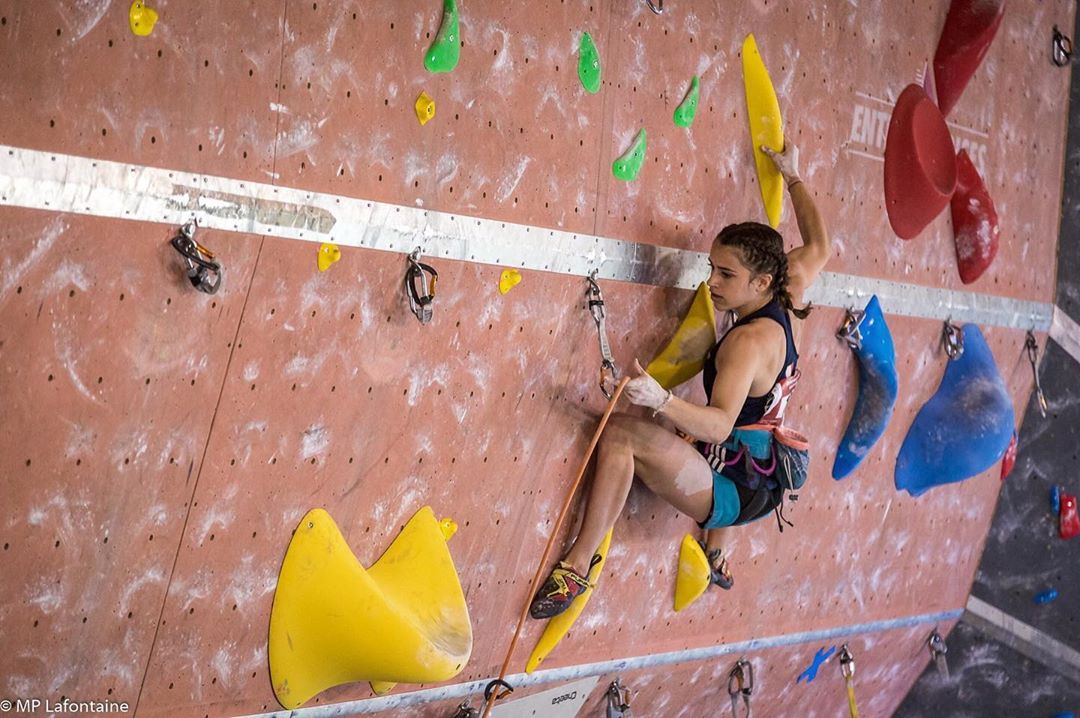 Joven estrella francesa de la escalada, Luce Douady, murió tras caer al vacío mientras entrenaba