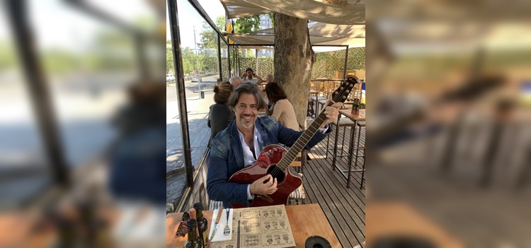 El emprendimiento de Miguelo para paliar crisis económica a raíz de pandemia: hace y vende tortas