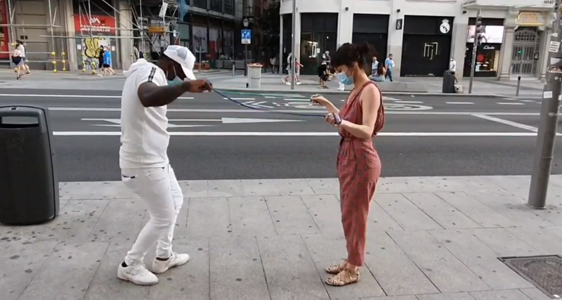 ¿Cómo se bailará salsa con 'distanciamiento'? Pareja la rompe con particular estilo que ya es viral