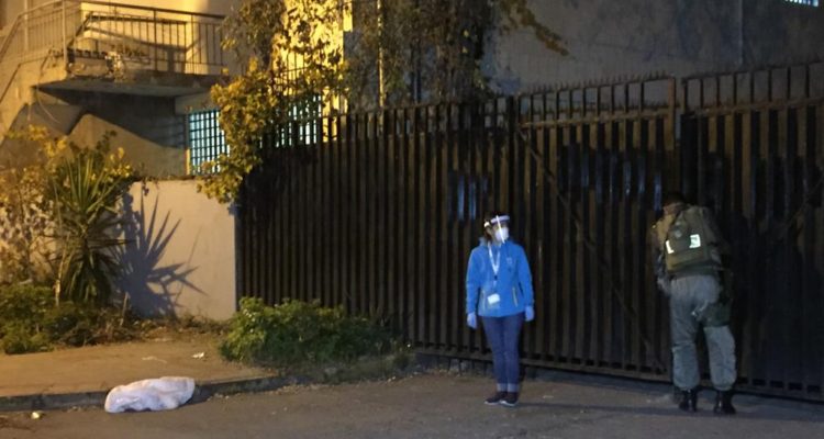 Hombre murió en albergue en Providencia: estaba a la espera del test PCR para confirmar COVID-19