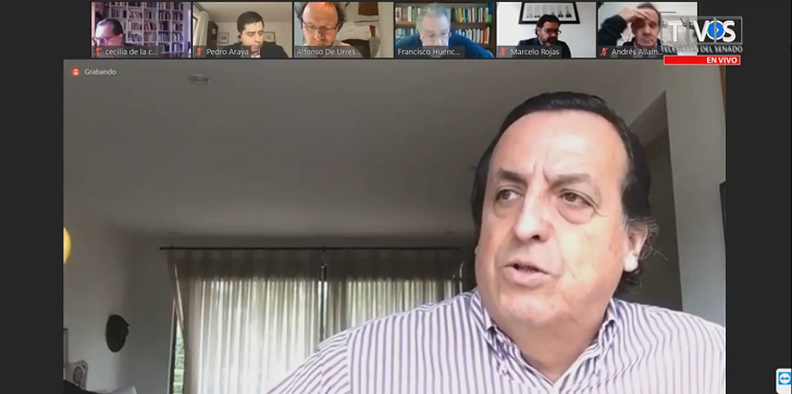 Víctor Pérez elimina su cuenta de Twitter previo a acudir al cambio de gabinete en La Moneda