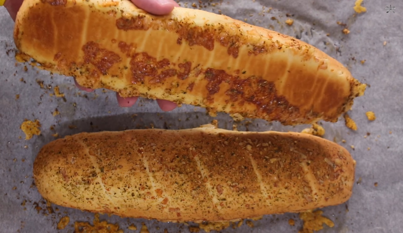 En sencillos pasos: cómo hacer los clásicos panes de Subway con queso y orégano