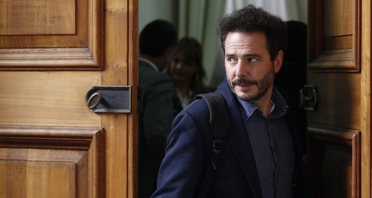 Hernán Larraín Matte renuncia a la presidencia de Evópoli e intensifica la crisis de Chile Vamos