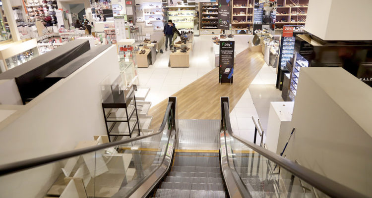 Hombre sufre fatal accidente al interior de Mallplaza Trébol: murió tras caída en escalera mecánica