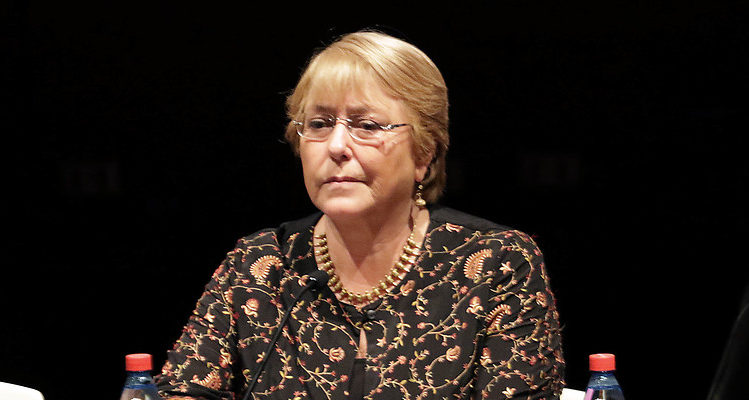 UDI pide al Gobierno que permita a Bachelet asistir a funeral de su madre 