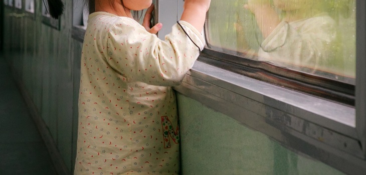 Niña de 3 años muere en Japón: madre la dejó sola más de una semana para visitar a su novio