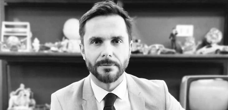 La aplaudida respuesta de Álvaro Ballero a mujer que le sugirió cambiarse a una 