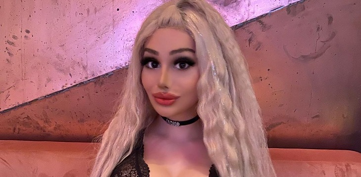 Húngara gastó más de 70 millones de pesos para parecerse a Barbie: fue acosada en el trabajo