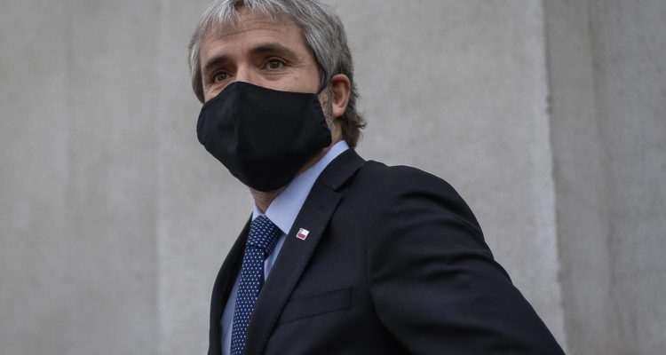 ColMed exige disculpas de Blumel: acusaciones contra doctor de Melipilla 