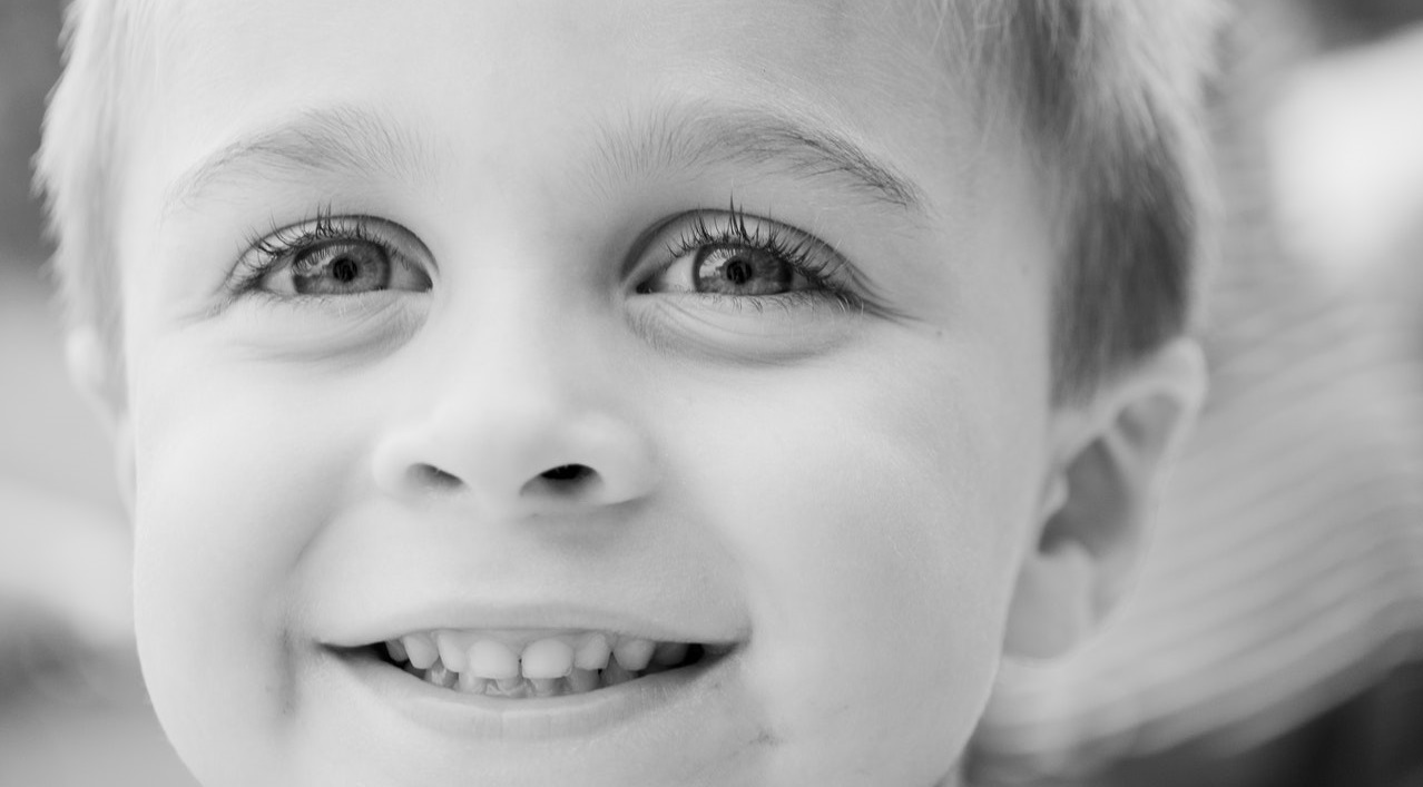 Tips de especialista para cuidar los dientes de niños en cuarentena: hábitos que no debes olvidar