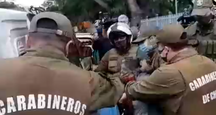 Diputada Santibáñez intervino en medio de detención a adulta mayor: 