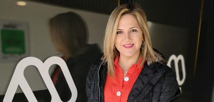 Michelle Adam tomó 'ecológica' medida para mantener la limpieza de su auto: no utiliza agua