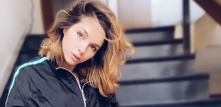 Nicole Block compartió imagen comparativa de cómo se ve su cuerpo posando para redes y la realidad