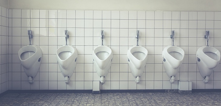 ¿Amarilla, cristalina, espumosa? Los signos en la orina que podrían alertarnos de problemas de salud